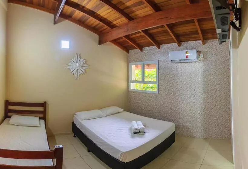 Deluxe Kolmen Hengen Huone, Guaruja Hostel