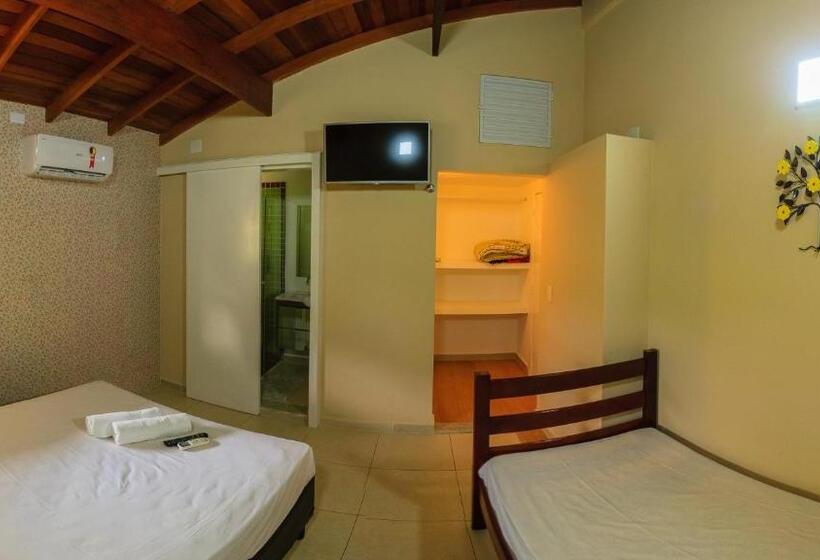 اتاق لوکس سه تخته, Guaruja Hostel