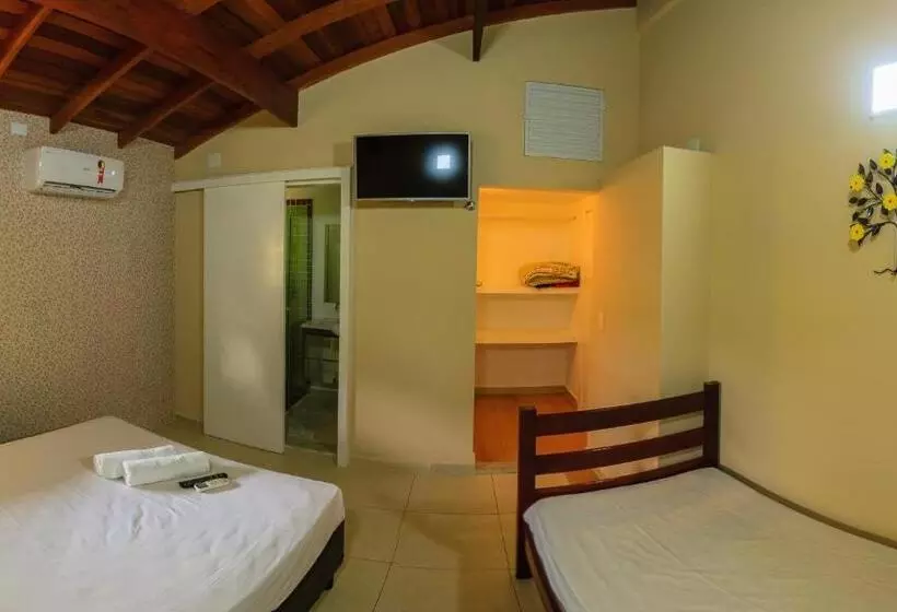 اتاق لوکس سه تخته, Guaruja Hostel