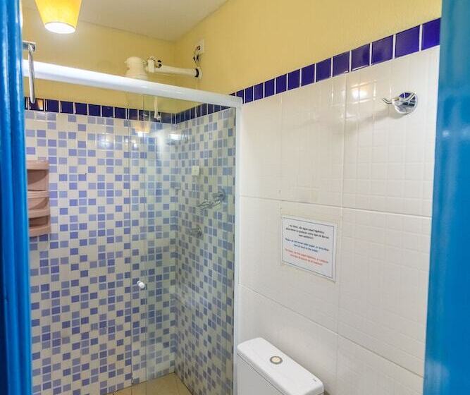 اتاق استاندارد یک نفره, Guaruja Hostel