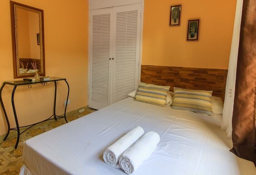 Quarto Estandar Individual, Guaruja Hostel
