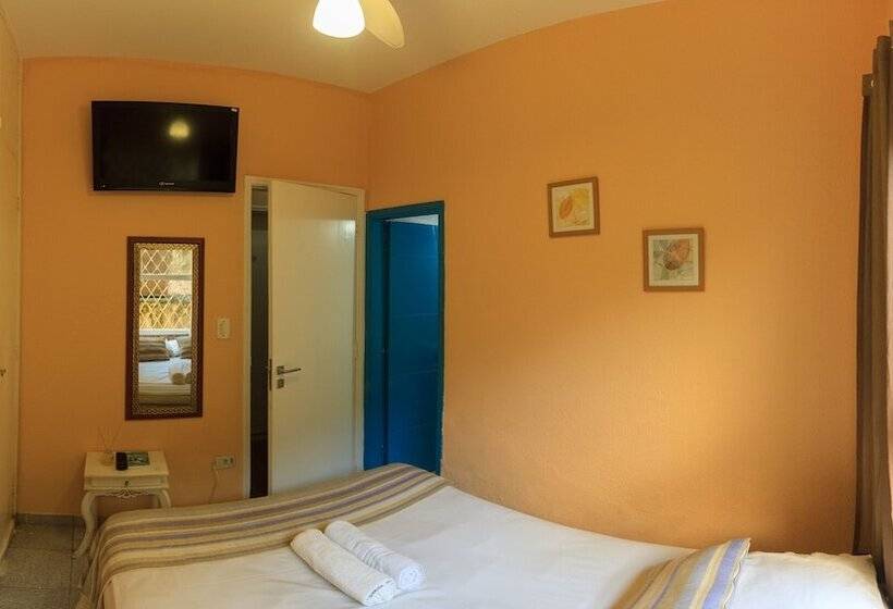 اتاق استاندارد یک نفره, Guaruja Hostel