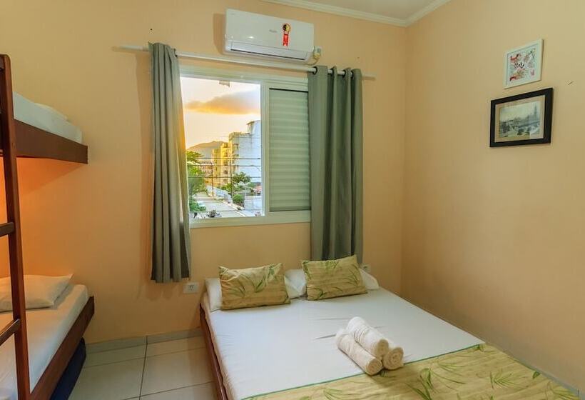 اتاق استاندارد سه نفره, Guaruja Hostel