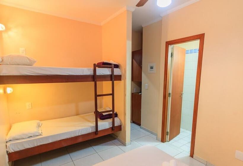 Quarto Quádruplo Estandar, Guaruja Hostel
