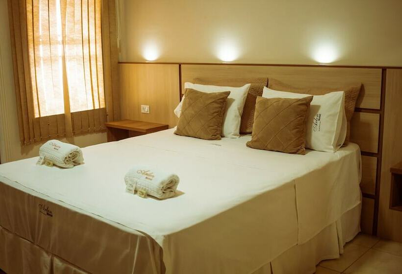 غرفة ديلوكس, Arlen