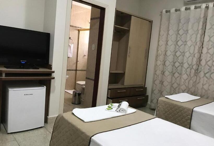 غرفة ديلوكس ثلاثية, Arlen