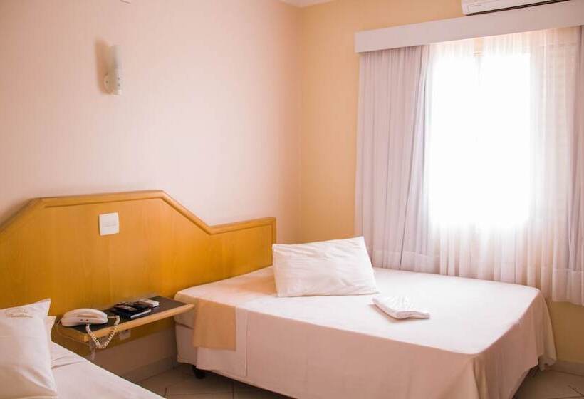 חדר סופריור לשלושה, Casablanca