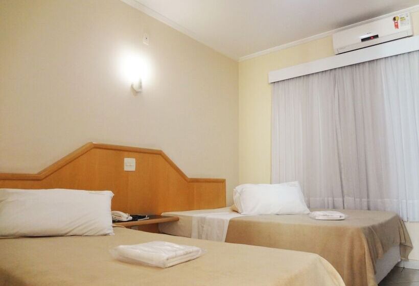 חדר סופריור לשלושה, Casablanca