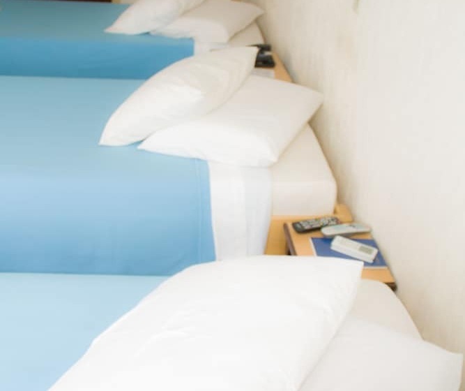 חדר סטנדרט לשלושה, Casablanca