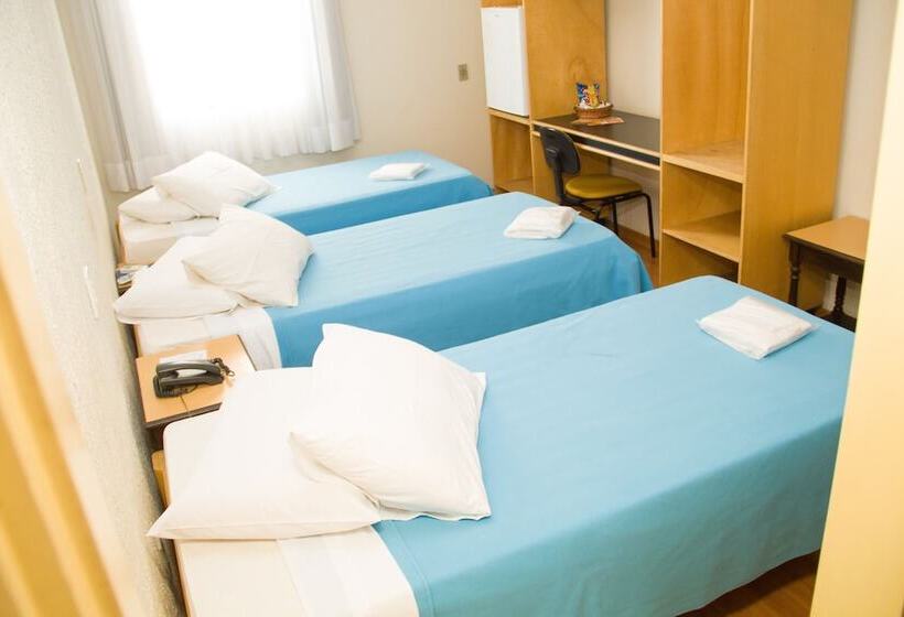 חדר סטנדרט לשלושה, Casablanca