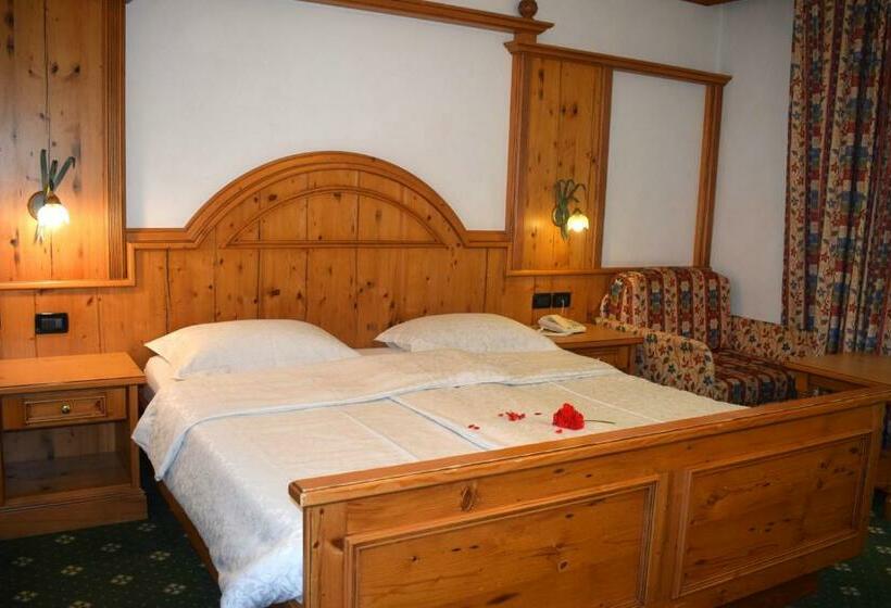 חדר דלוקס, Crepes De Sela