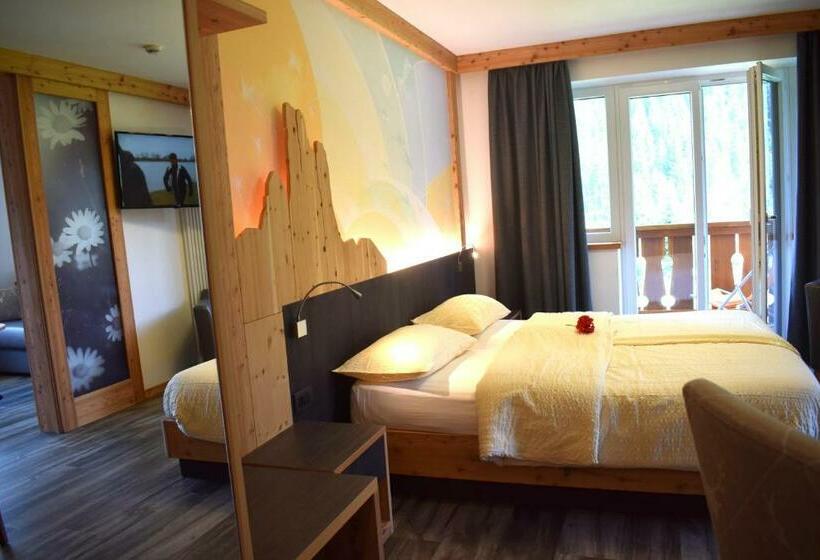 חדר דלוקס לשלושה, Crepes De Sela