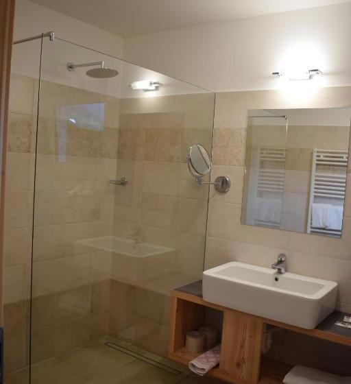 סוויטה דלוקס, Crepes De Sela