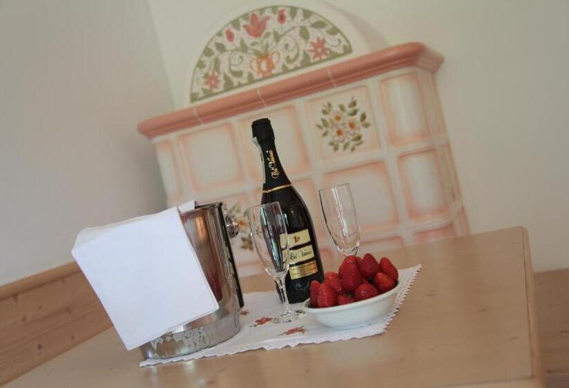 סוויטה דלוקס, Crepes De Sela