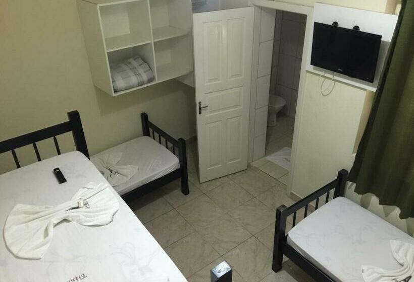 غرفة قياسية رباعية, Curitibano