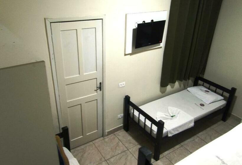 غرفة قياسية رباعية, Curitibano