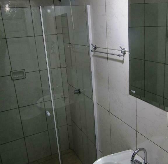 غرفة قياسية رباعية, Curitibano