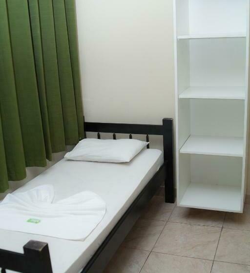 غرفة قياسية رباعية, Curitibano