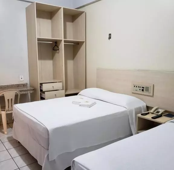 Chambre Triple Standard, Danúbio