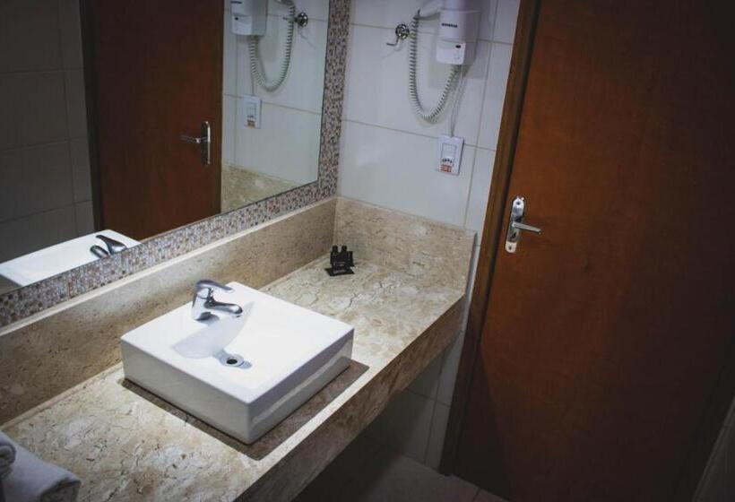 标准三人间, Estância Avaré