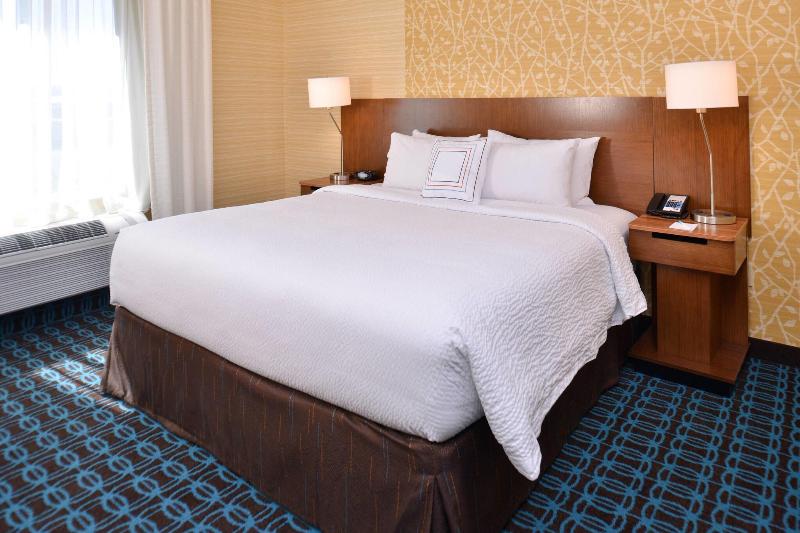 带大床的标准间, Fairfield Inn & Suites Farmington