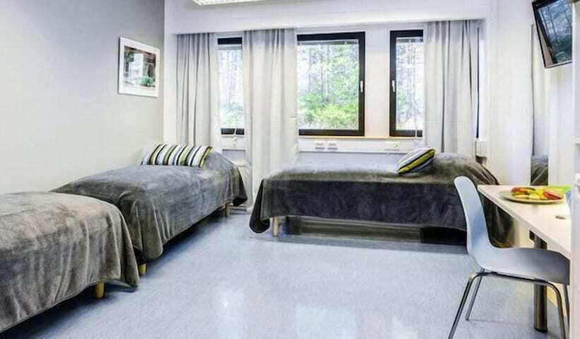 스탠다드 트리픔 룸 공동욕실, Forenom Hostel Vantaa Aviapolis