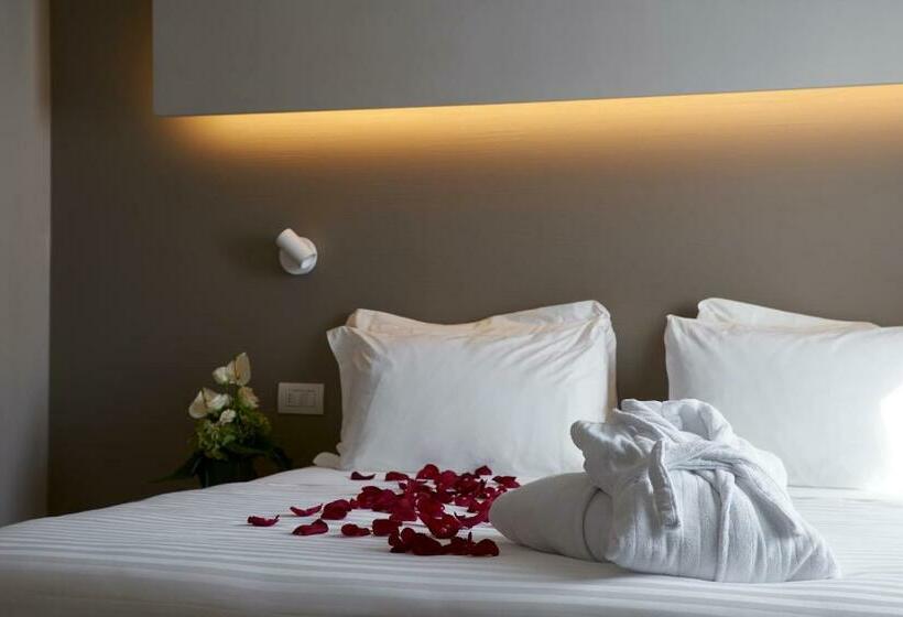 اتاق سوپریور, Glance  In Florence