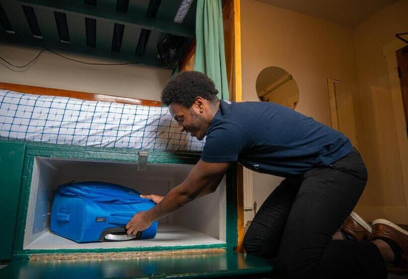 共用房间的床, Green Tortoise Hostel Seattle