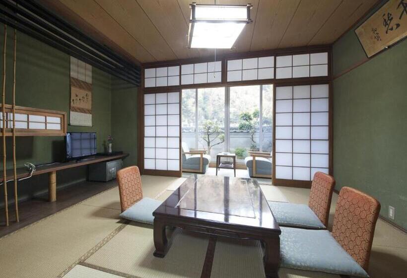 스탠다드 룸, Itaniya