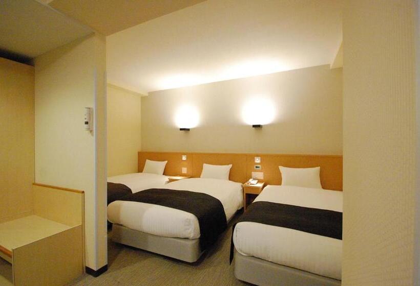 غرفة قياسية ثلاثية, Izumo Royal