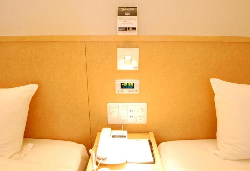 غرفة قياسية ثلاثية, Izumo Royal