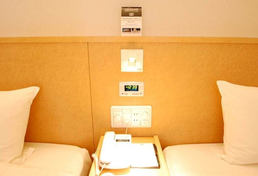 غرفة قياسية ثلاثية, Izumo Royal