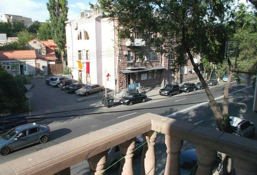 이코노미 싱글 룸, Manand