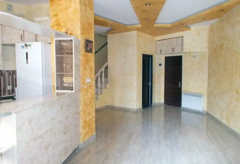 اتاق اکونومی یک تخته, Manand