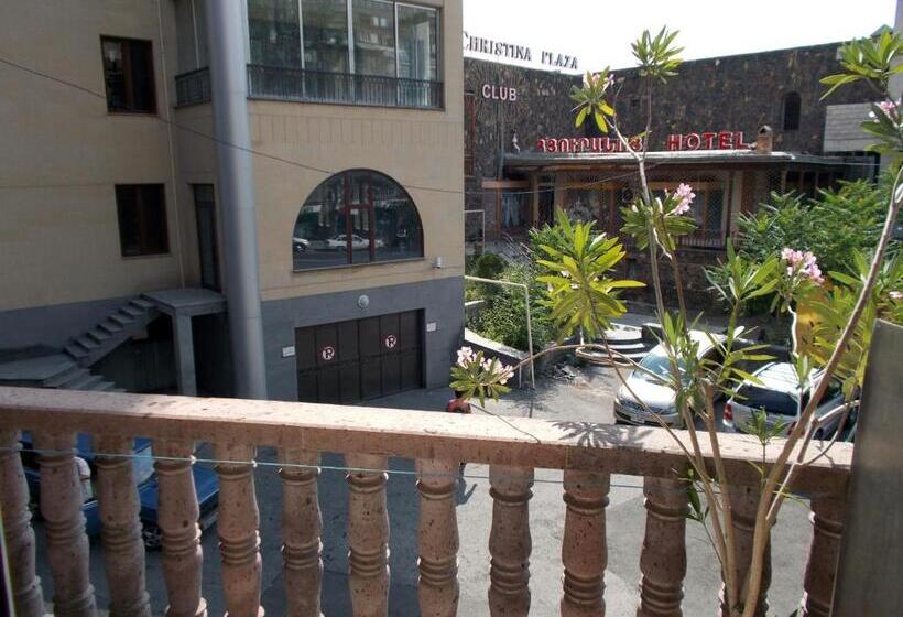 이코노미 트리플 룸, Manand