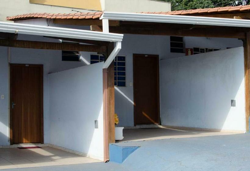 חדר סטנדרט, Nuar