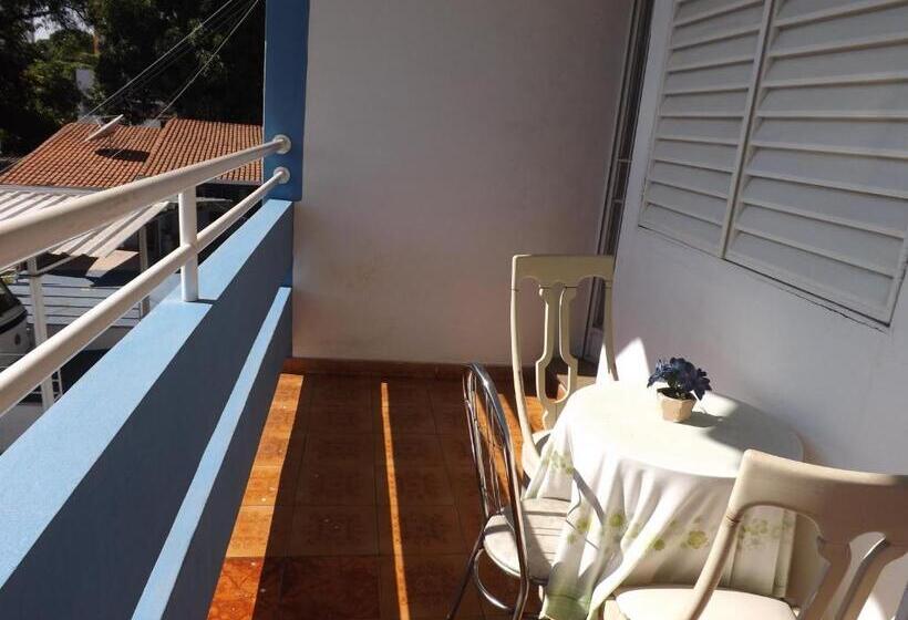 חדר סטנדרטי לשלושה עם נוף, Nuar