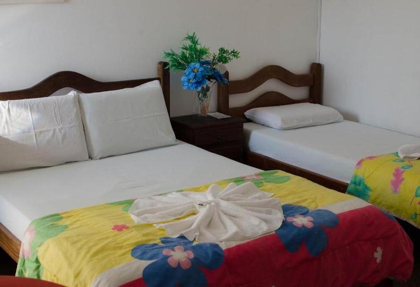 חדר סטנדרטי לשלושה עם נוף, Nuar