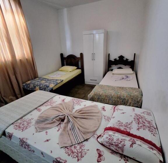 חדר אקונומי לשלושה, Nuar