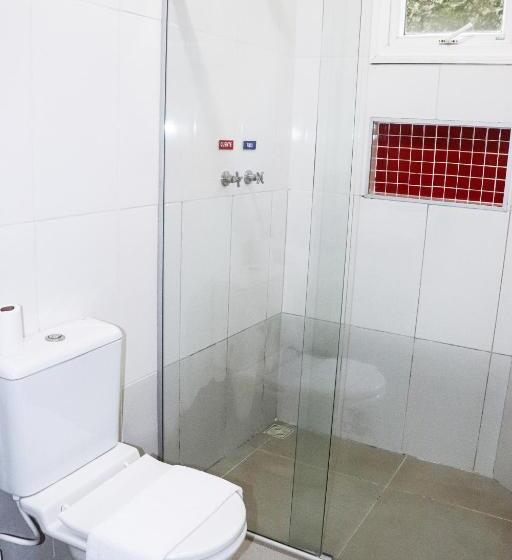 חדר משפחתי, Paris