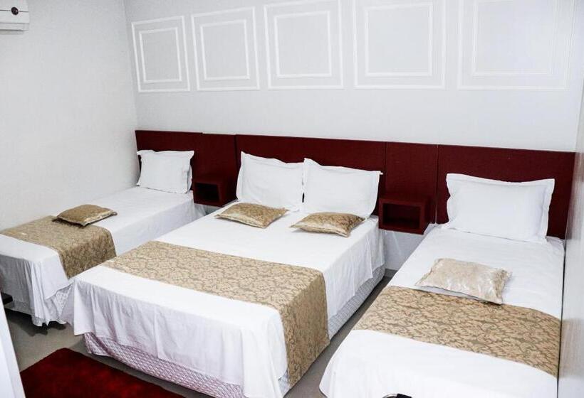 חדר משפחתי, Paris