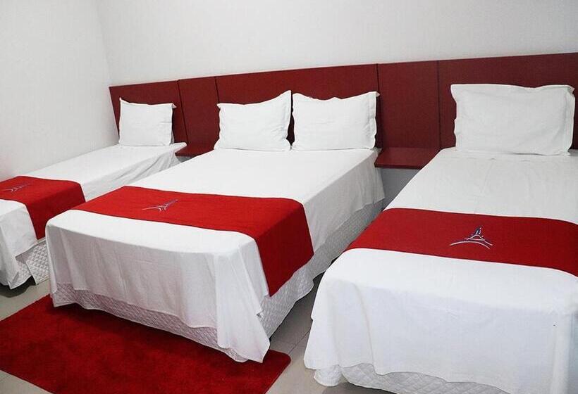 חדר משפחתי, Paris