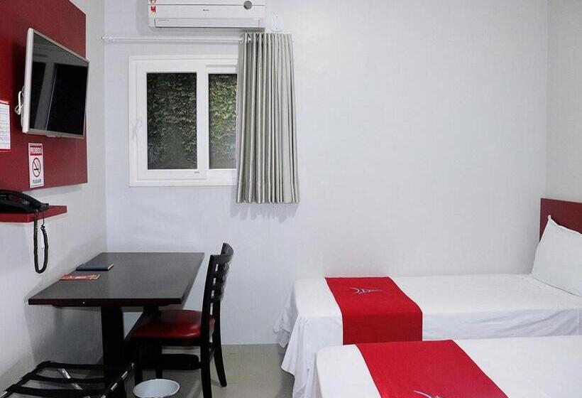 חדר משפחתי, Paris