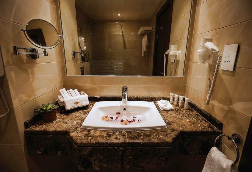 اتاق لوکس, Seven Roses