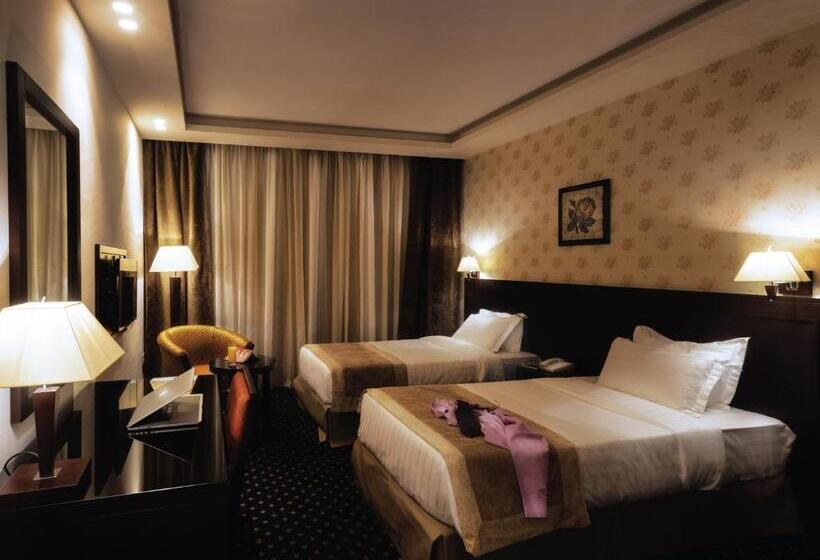 اتاق لوکس با تخت بزرگ, Seven Roses