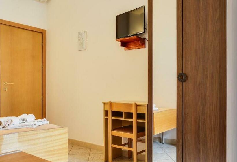 اتاق استاندارد یک نفره, Smile