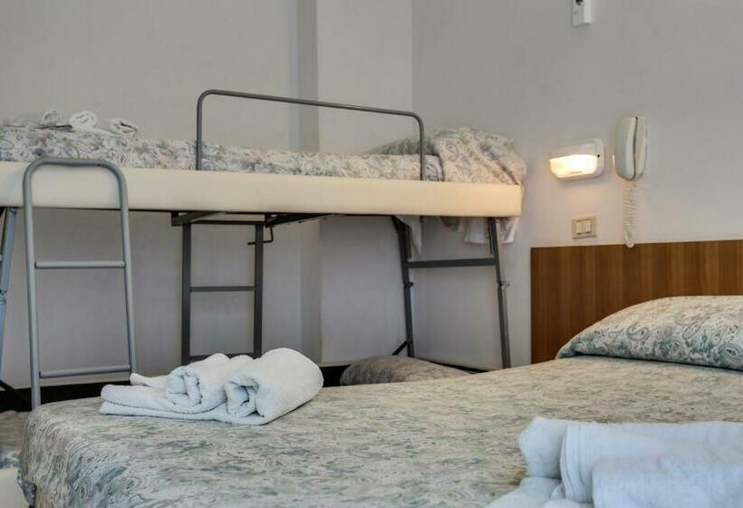 اتاق استاندارد چهار تخته, Smile