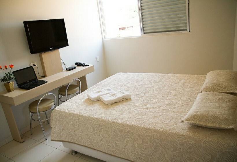 Quarto Estandar, Uberpalace