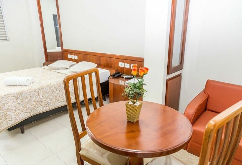 חדר סטנדרט, Uberpalace