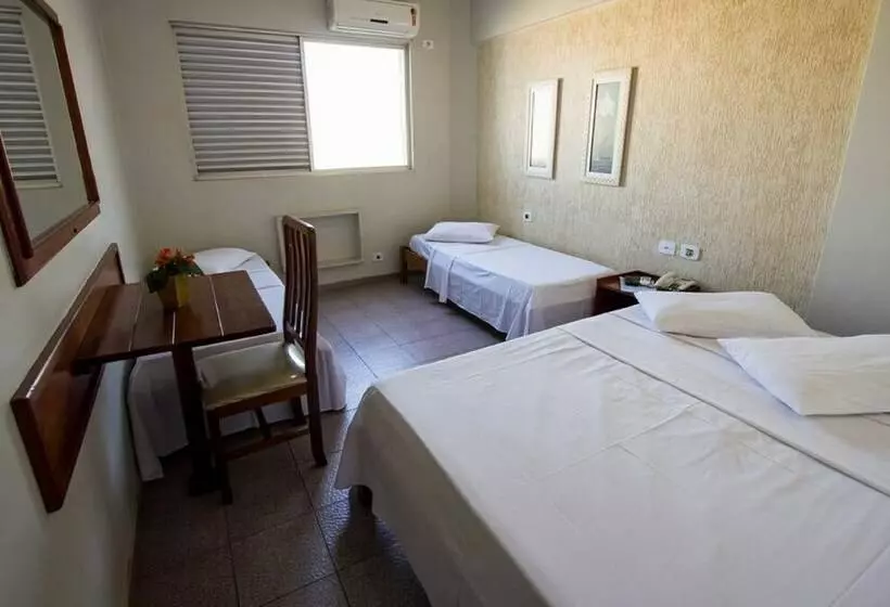 اتاق استاندارد چهار تخته, Uberpalace